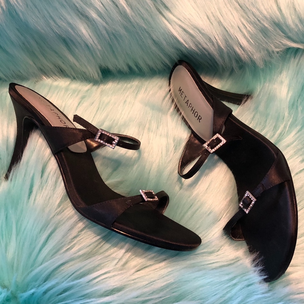 METAPHOR ELEGANT BLACK HIGH HEELS!!!